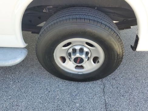 Certified 2024 GMC Savana 2500 w/ Driver Convenience Package image 8