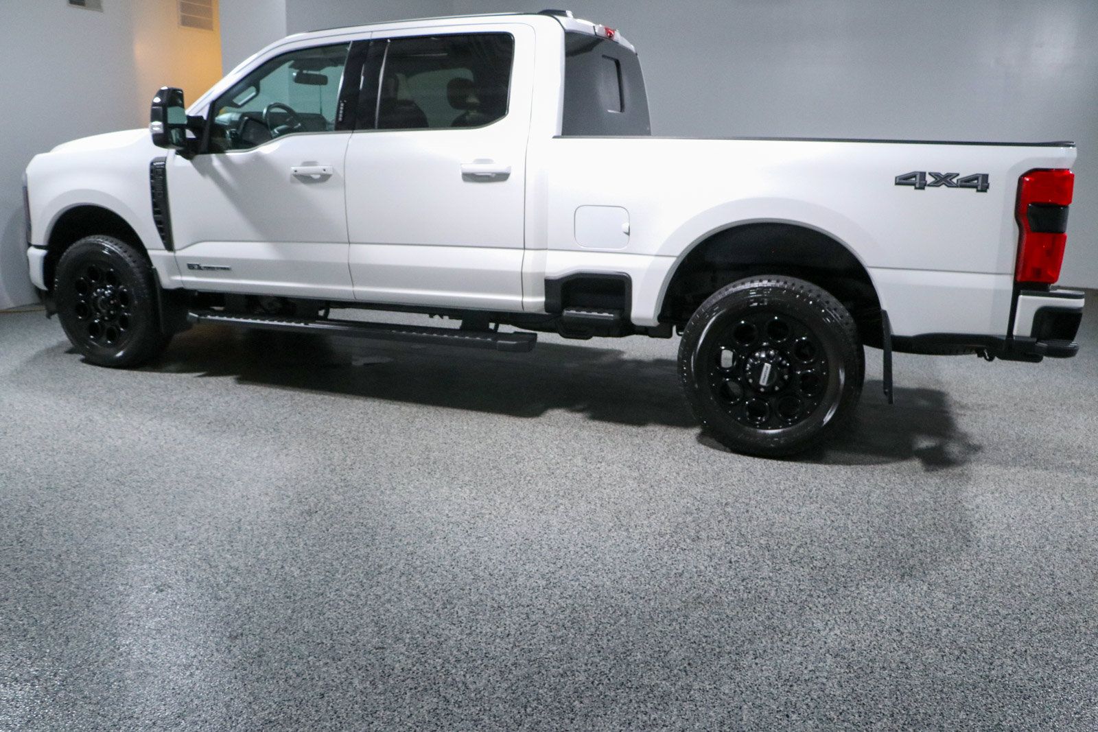 Used 2024 Ford F250 Lariat w/ Black Appearance Package AWD/4WD image 10