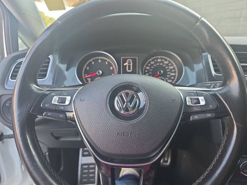 Used 2018 Volkswagen Golf Alltrack SE AWD/4WD image 9