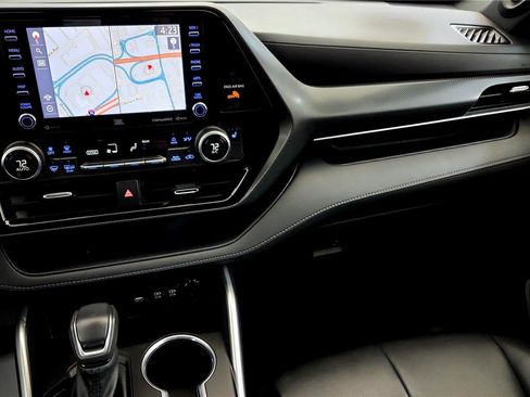 Used 2021 Toyota Highlander XSE image 31