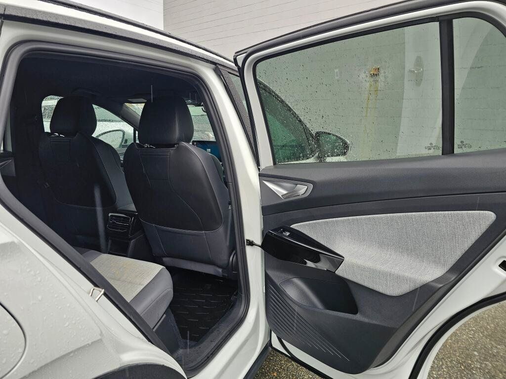 Used 2023 Volkswagen ID.4 Pro RWD image 12