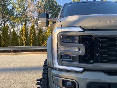 Used 2026 Ford F450 Platinum w/ Platinum Plus Package image 36