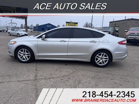 Used 2016 Ford Fusion SE image 5