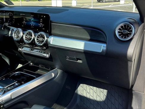 Certified 2023 Mercedes-Benz GLB 250 4MATIC image 28
