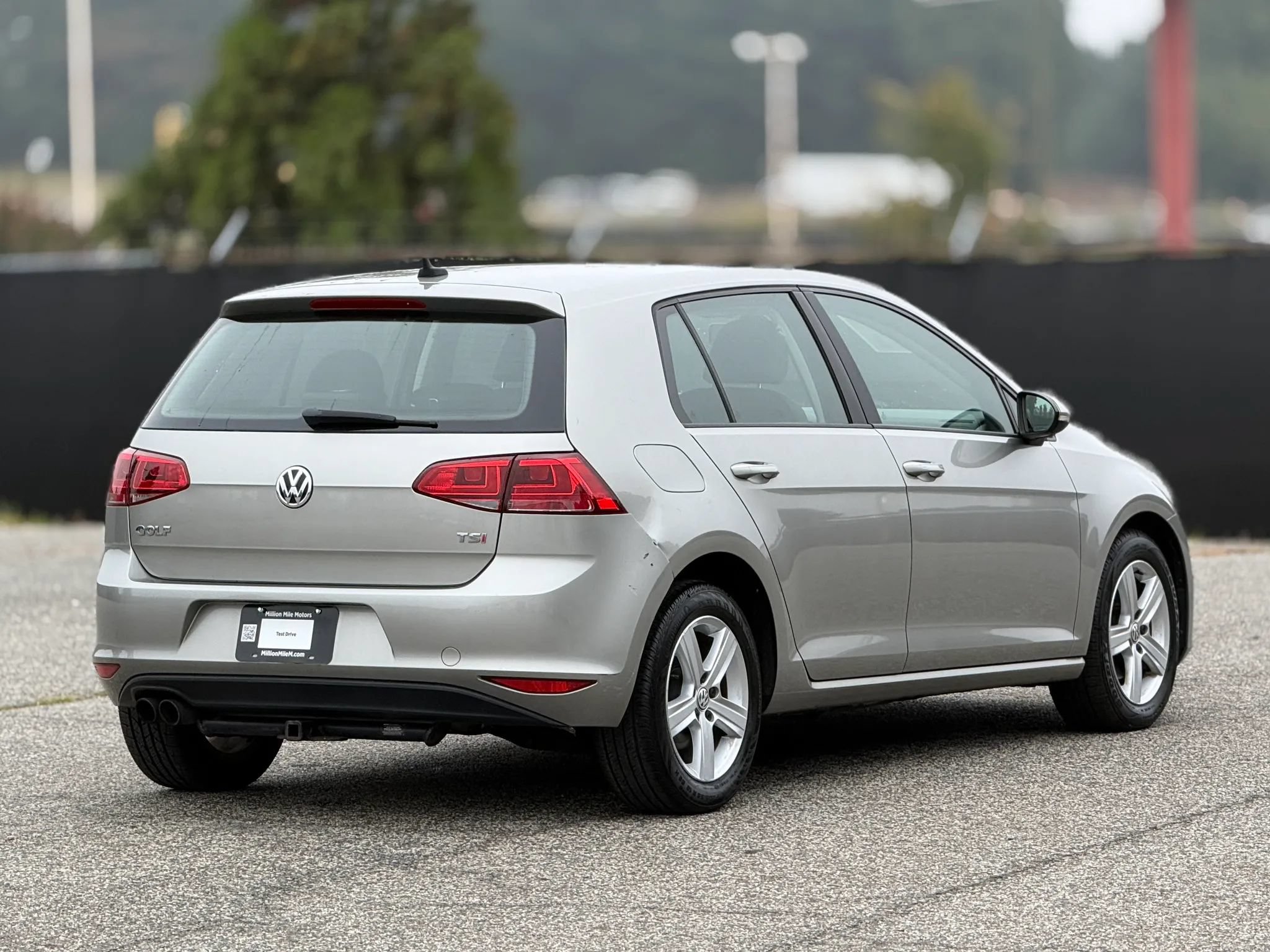 Used 2017 Volkswagen Golf Wolfsburg Edition FWD image 9