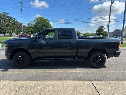 Used 2025 RAM 2500 Big Horn AWD/4WD image 7