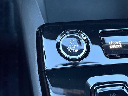 New 2025 Audi Q6 e-tron Premium Plus image 22