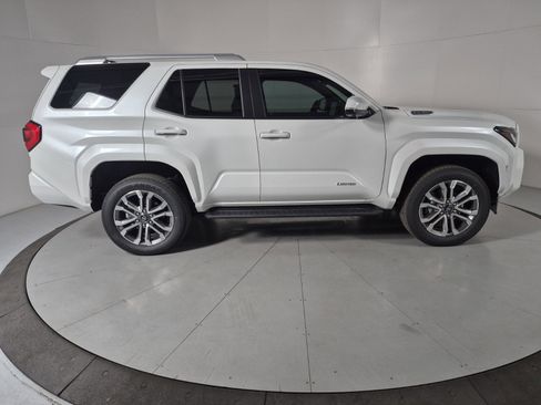 New 2025 Toyota 4Runner 4WD image 5