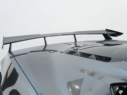 Used 2020 Chevrolet Corvette Stingray Preferred Cpe w/ 2LT Preferred Equipment Group RWD image 15