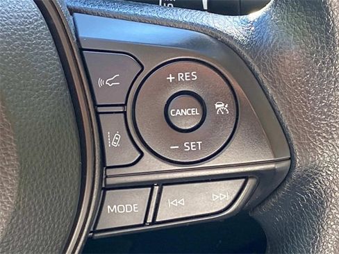 Used 2022 Toyota Corolla LE image 19