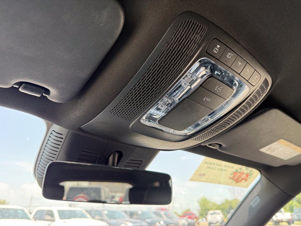 Used 2024 Mercedes-Benz GLB 250 image 21