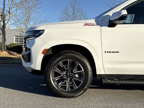 Used 2022 Chevrolet Tahoe Z71 w/ Luxury Package image 9