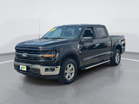 Used 2025 Ford F150 XLT w/ Equipment Group 301A Standard AWD/4WD image 3