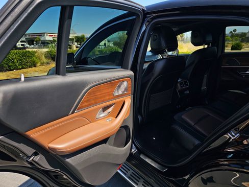 Used 2024 Mercedes-Benz GLE 53 AMG 4MATIC Coupe image 18