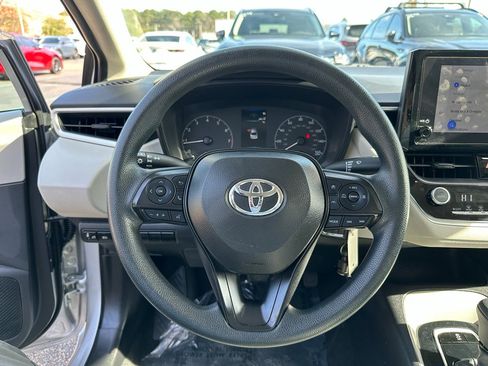 Used 2024 Toyota Corolla LE image 18