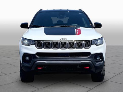 Used 2025 Jeep Compass Trailhawk AWD/4WD image 4