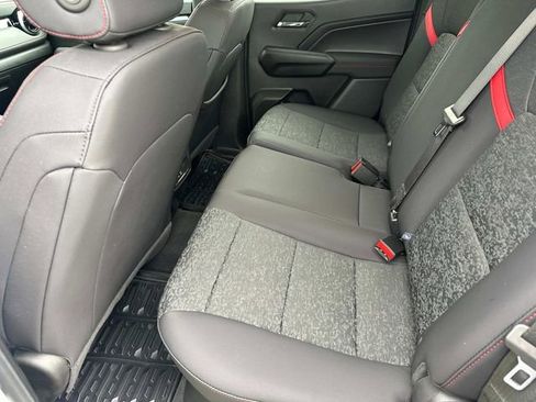 Used 2025 Chevrolet Colorado Z71 image 22