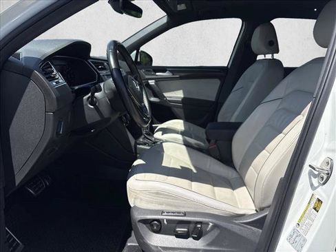 Used 2019 Volkswagen Tiguan SEL Premium R-Line w/ 3rd Row Seat Package AWD/4WD image 10