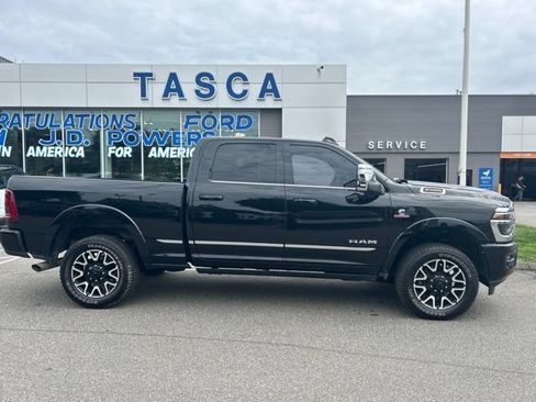 Used 2025 RAM 2500 Limited AWD/4WD image 9