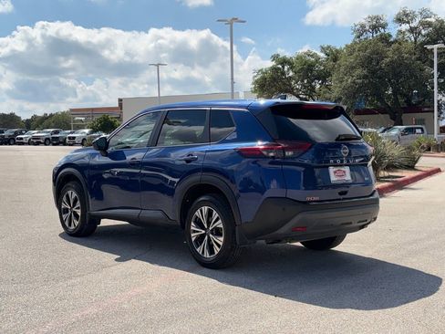 Used 2023 Nissan Rogue SV FWD image 6