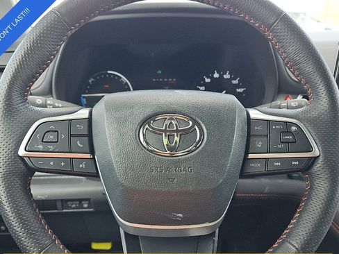 Used 2024 Toyota Sienna XSE image 8