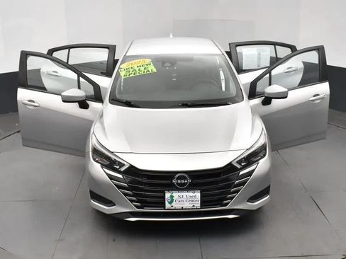 Used 2025 Nissan Versa SV FWD image 10