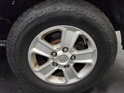 Used 2015 Toyota Tundra SR5 image 10