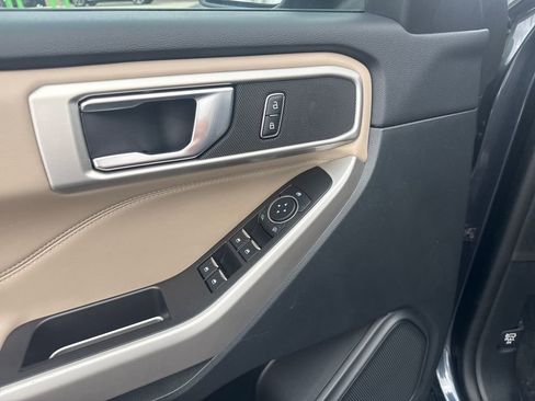 Used 2024 Ford Explorer XLT w/ Equipment Group 202A image 31