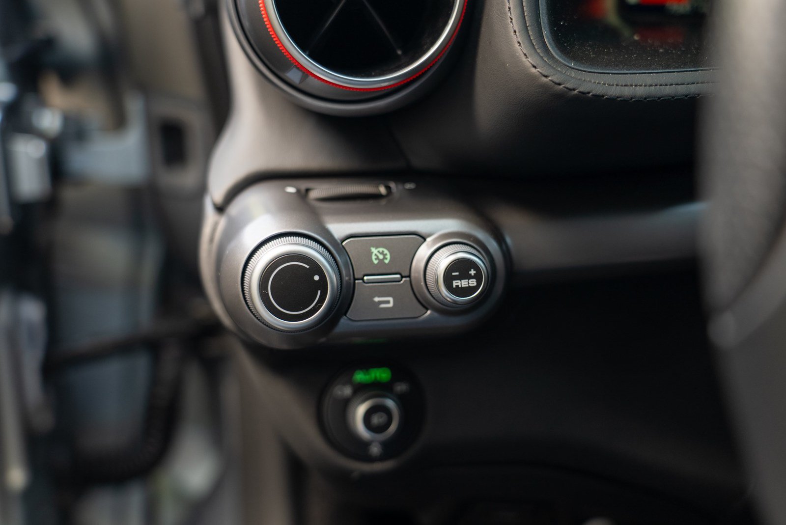 Used 2020 Ferrari 812 Superfast RWD image 34