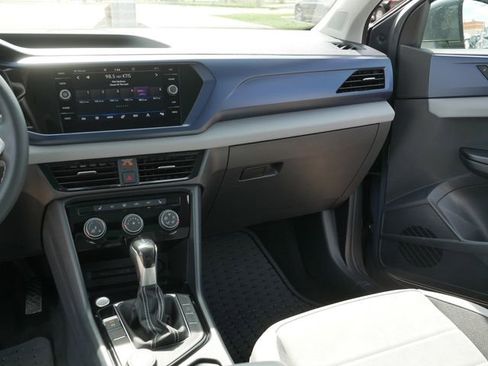 Certified 2023 Volkswagen Taos SE w/ Panoramic Sunroof Package AWD/4WD image 23