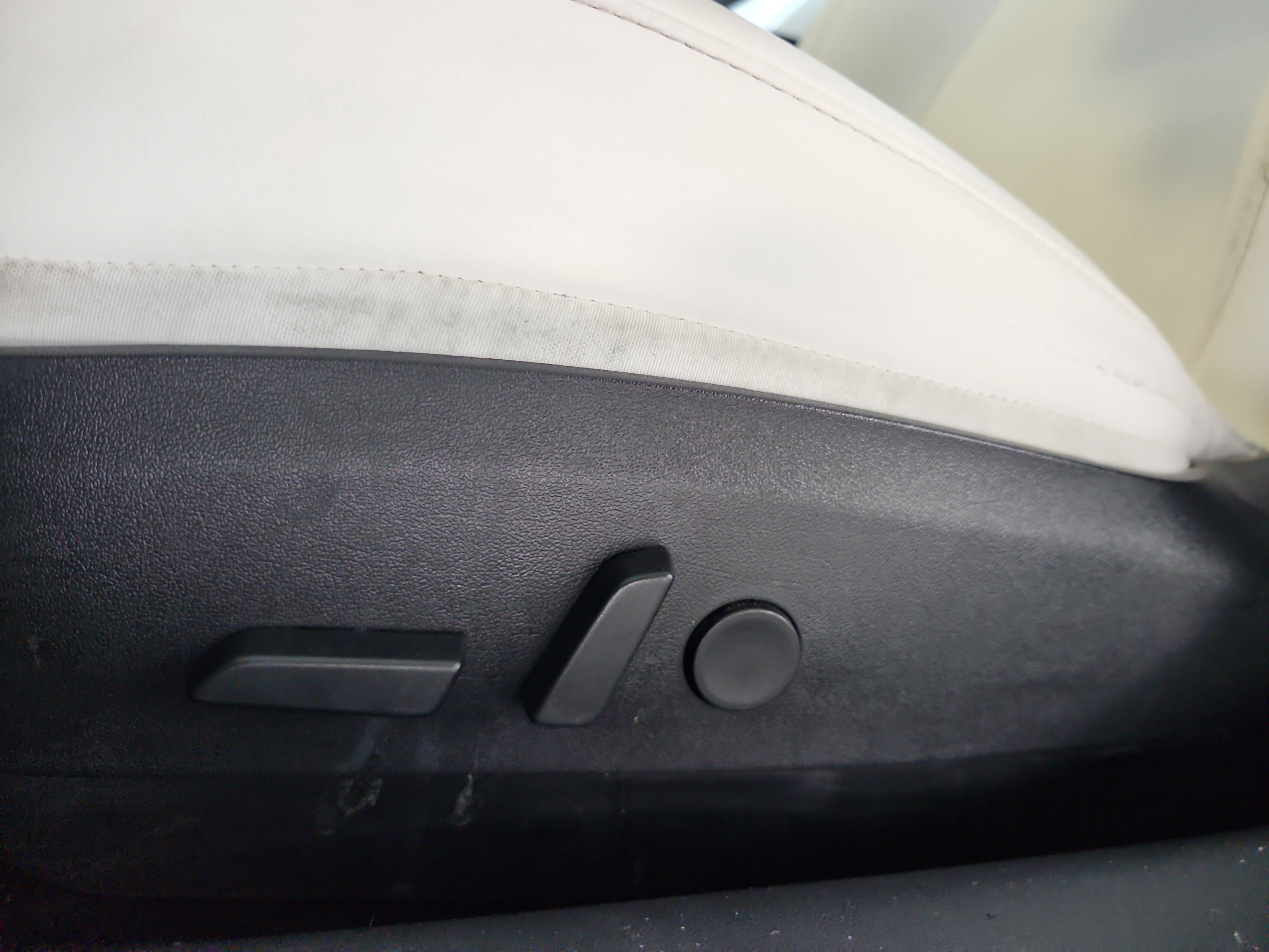 Used 2018 Tesla Model 3 Long Range RWD image 14