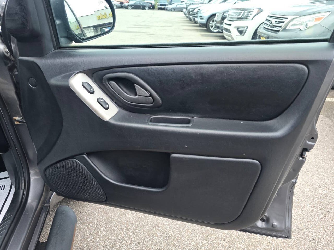 Used 2005 Ford Escape Limited FWD image 17