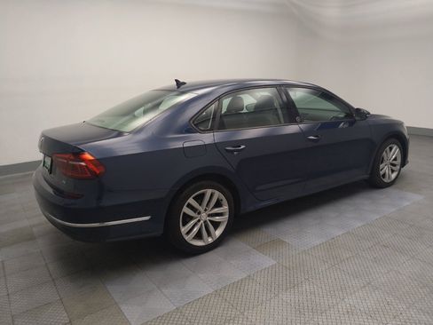 Used 2019 Volkswagen Passat 2.0T Wolfsburg w/ Wheels & Sunroof Package FWD image 10