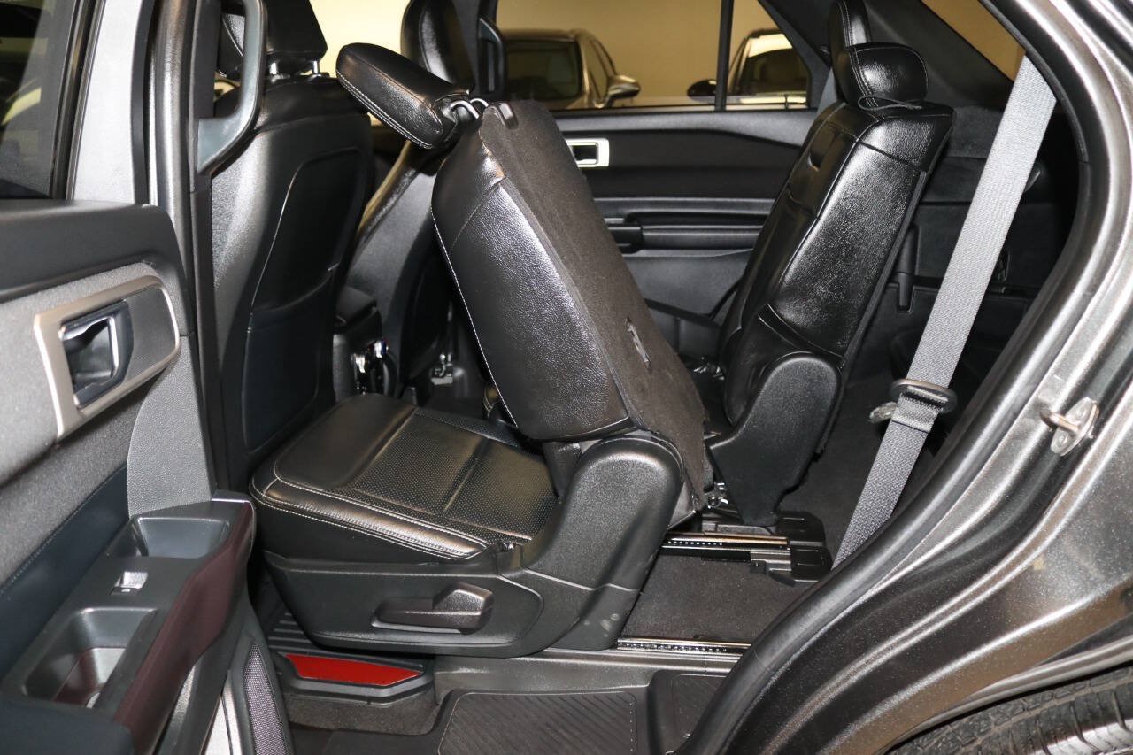Used 2020 Ford Explorer XLT RWD image 16