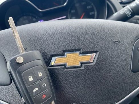 Used 2017 Chevrolet Impala LT image 39