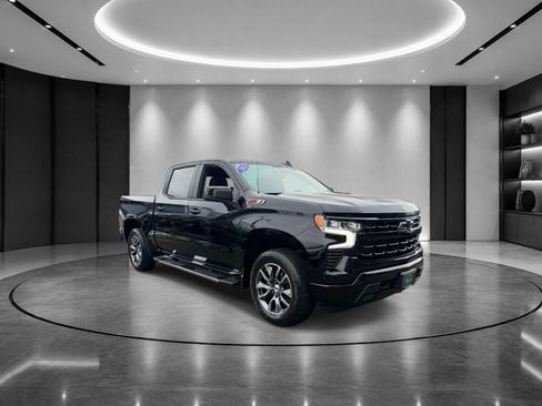Used 2023 Chevrolet Silverado 1500 RST w/ Z71 Off-Road Package AWD/4WD image 2