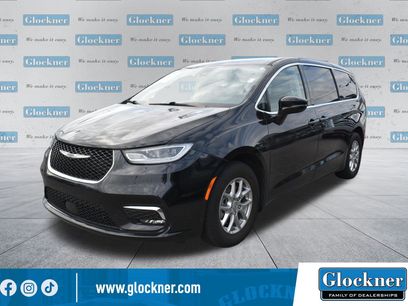 Used 2024 Chrysler Pacifica Touring-L