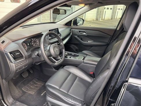 Used 2021 Nissan Rogue SV w/ Premium Package image 10