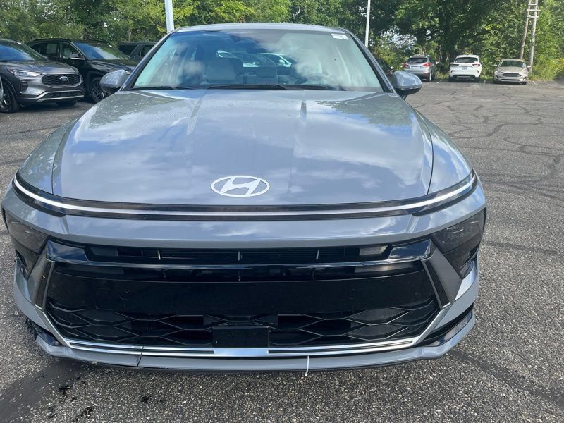 Used 2024 Hyundai Sonata SEL AWD/4WD image 2