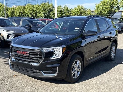 Used 2024 GMC Terrain SLE w/ Driver Convenience Package AWD/4WD image 5
