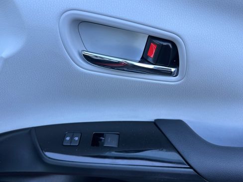 Used 2020 Toyota Prius Limited image 19