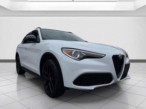 Used 2019 Alfa Romeo Stelvio Sport w/ Quick Order Package 22J Sport AWD/4WD image 7