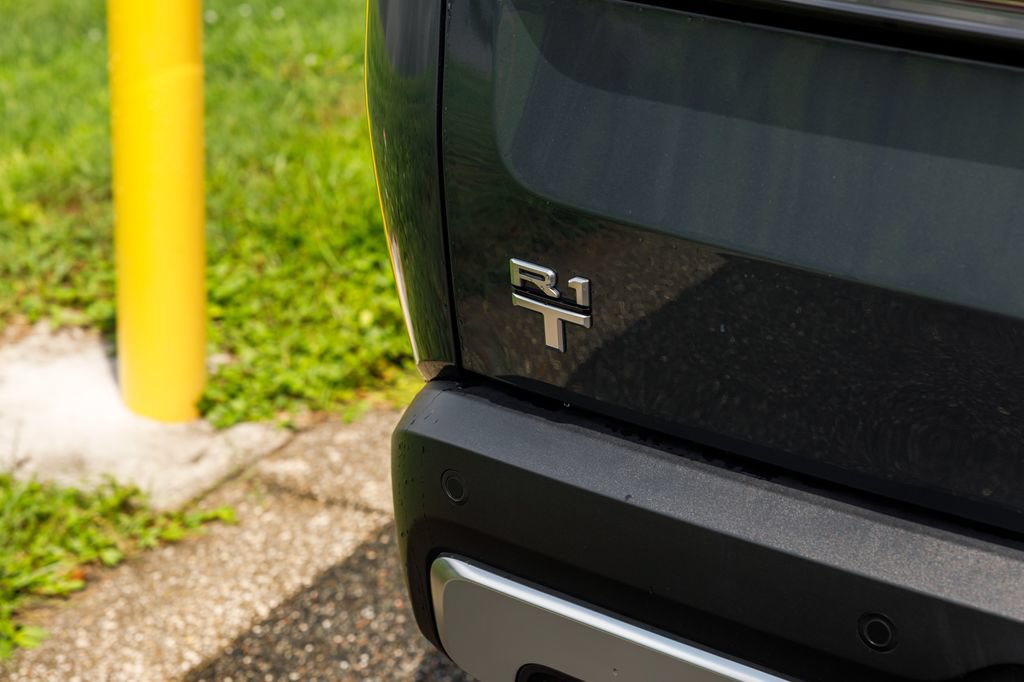 Used 2025 Rivian R1T Adventure Dual AWD/4WD image 43