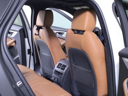 Used 2025 Jaguar F-PACE R-Dynamic S image 12