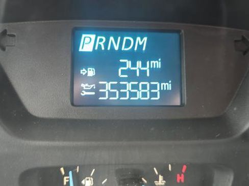 Used 2015 Ford Transit 150 XL image 1