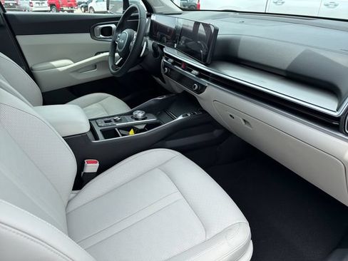 Certified 2025 Kia Sorento EX FWD image 23
