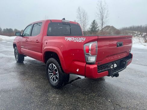 Used 2022 Toyota Tacoma TRD Sport AWD/4WD image 3