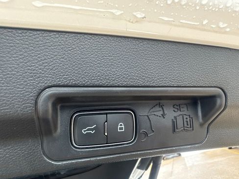 Used 2021 Ford Explorer XLT w/ Equipment Group 202A RWD image 37