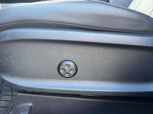 Certified 2023 Mercedes-Benz GLB 250 w/ Premium Package image 8