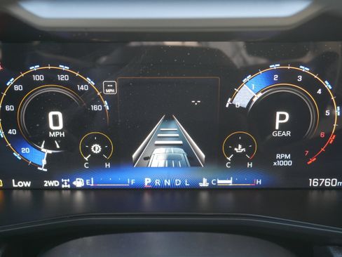 Certified 2024 Chevrolet Colorado Trail Boss w/ Technology Package AWD/4WD image 29